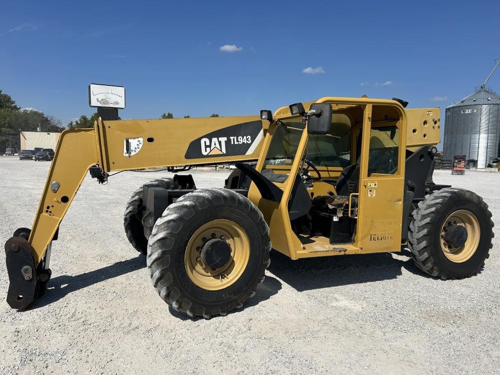 Image of Caterpillar TL943 Primary image