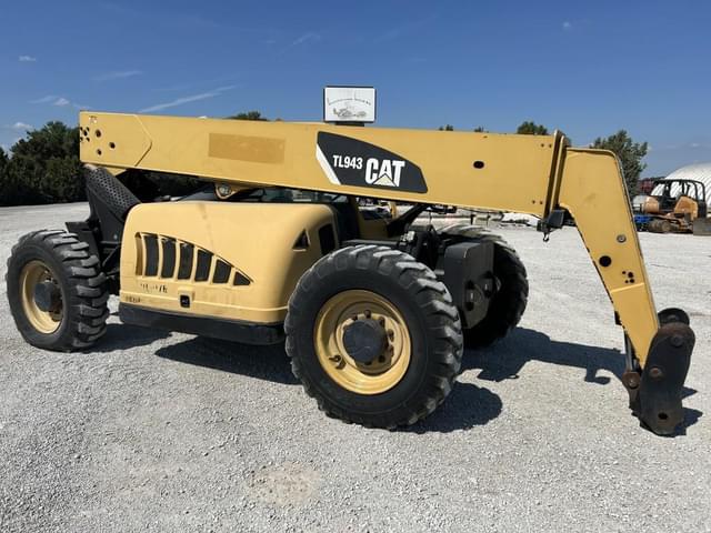 Image of Caterpillar TL943 equipment image 1