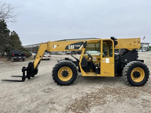 Image of Caterpillar TL943 equipment image 2
