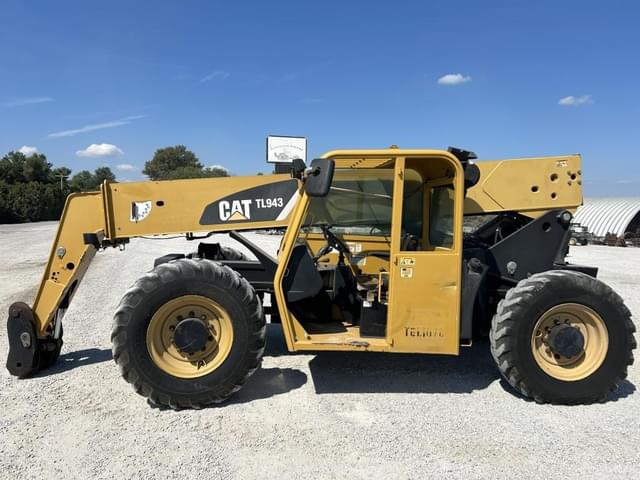 Image of Caterpillar TL943 equipment image 2
