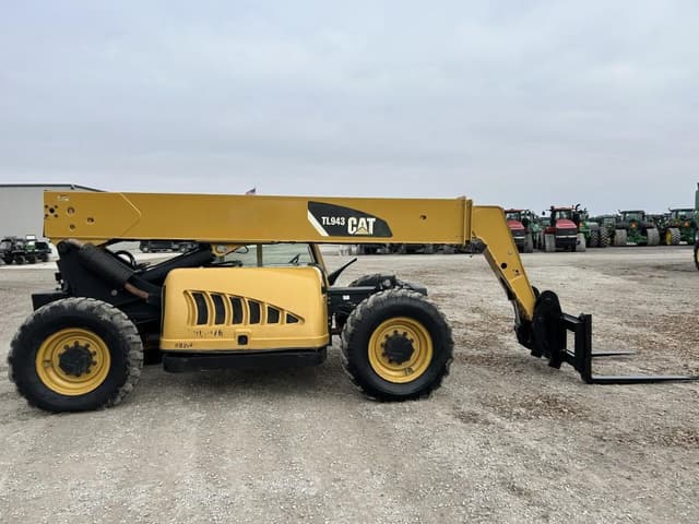 Image of Caterpillar TL943 equipment image 3