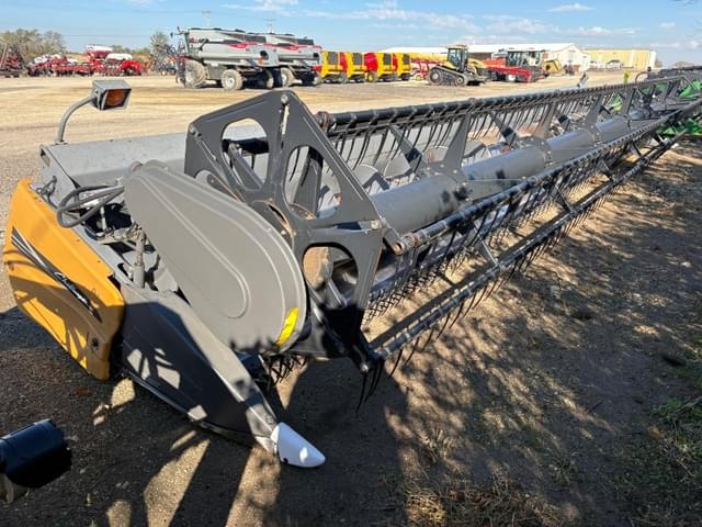 Image of Challenger FHB35 equipment image 4