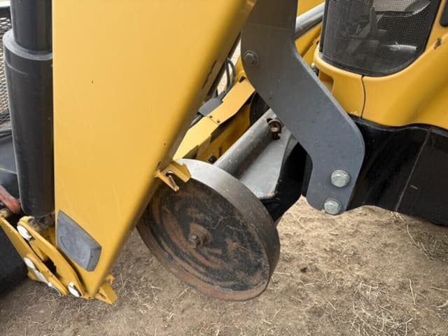 Image of Challenger MT535B equipment image 3