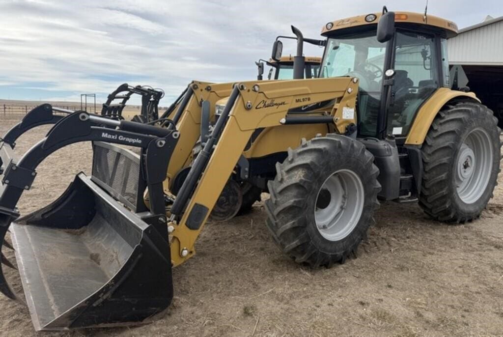 2008 Challenger MT535B Equipment Image0