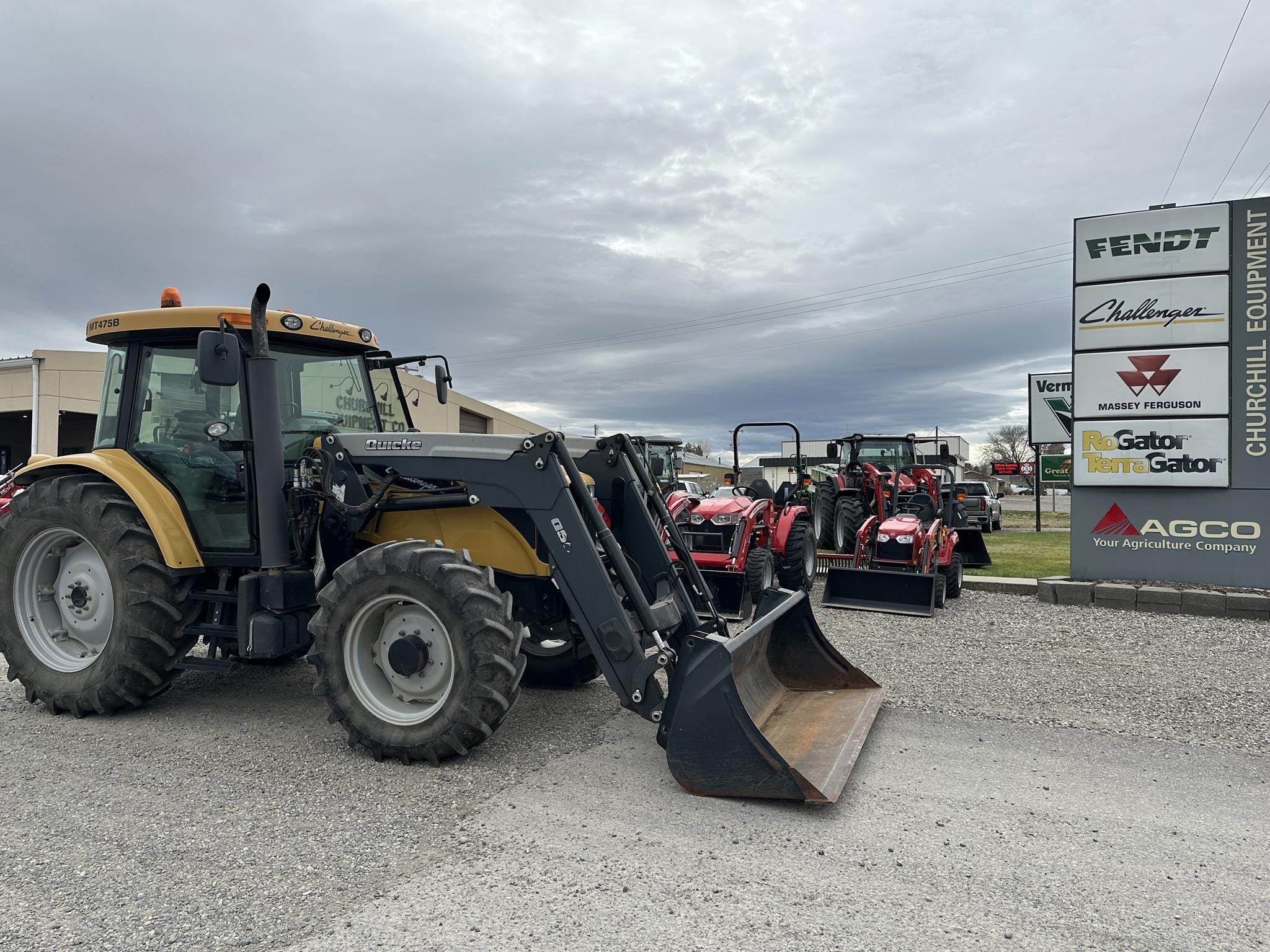 2008 Challenger MT475B Equipment Image0
