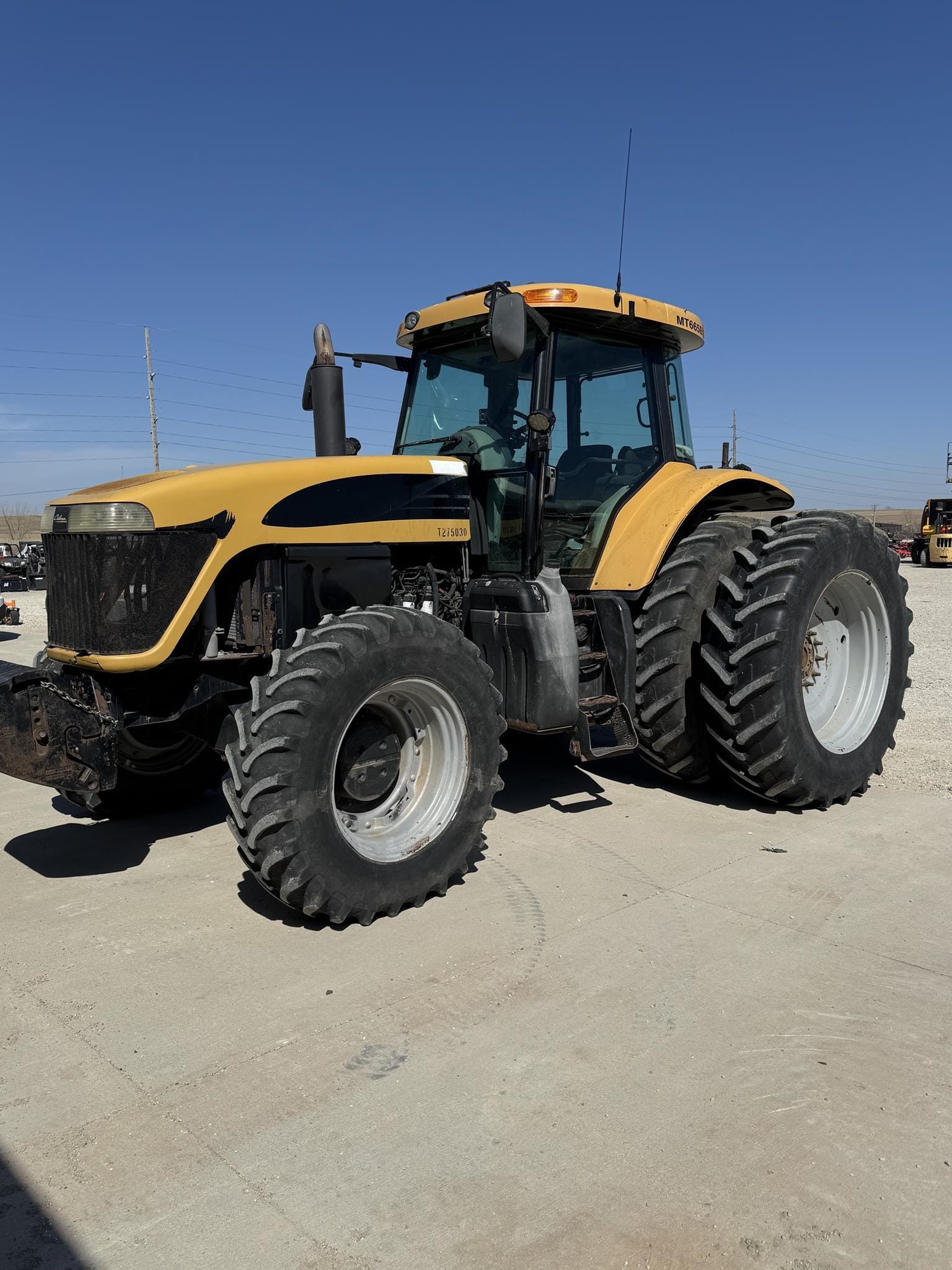 2008 Challenger MT665B Equipment Image0