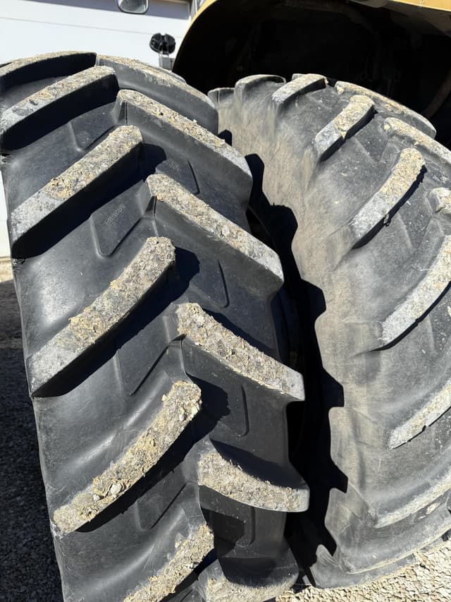 Image of Challenger MT665B equipment image 4