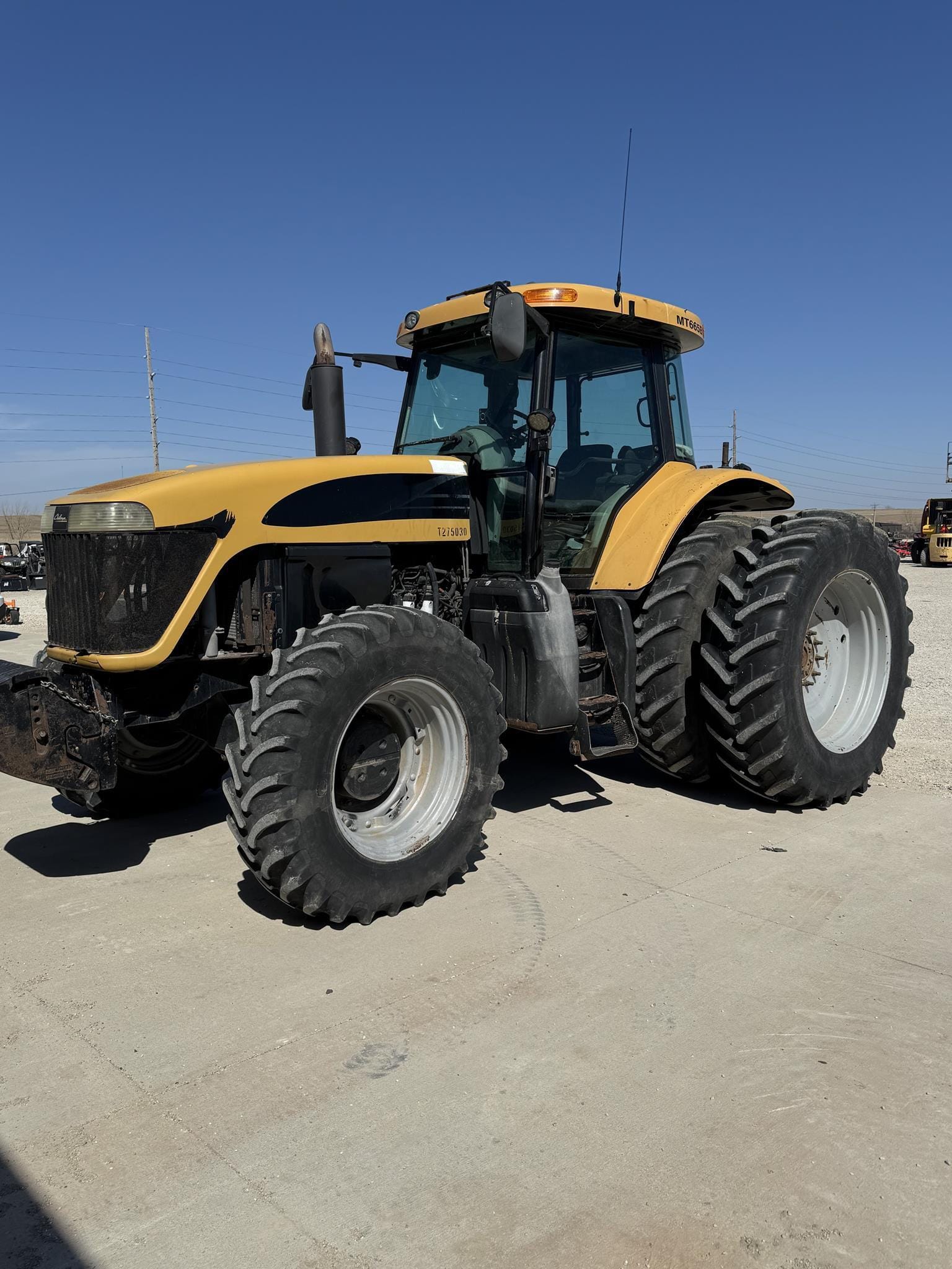 2008 Challenger MT665B Equipment Image0