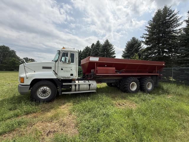 Image of Mack CH613 equipment image 2