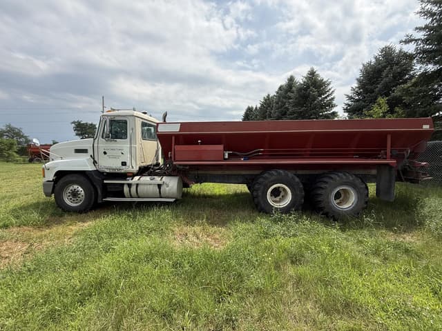 Image of Mack CH613 equipment image 1