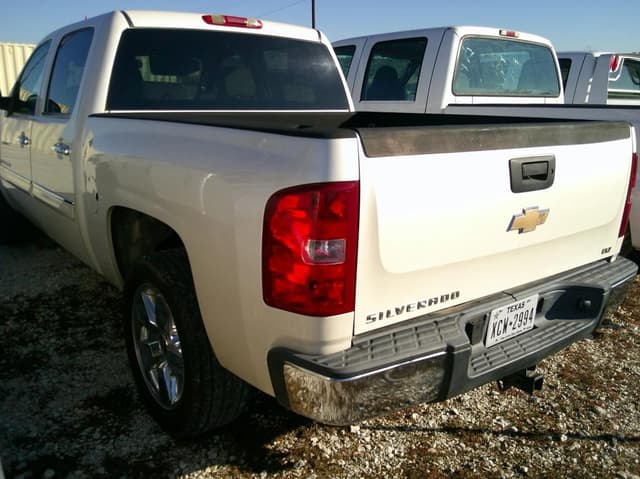 Image of Chevrolet Silverado equipment image 3