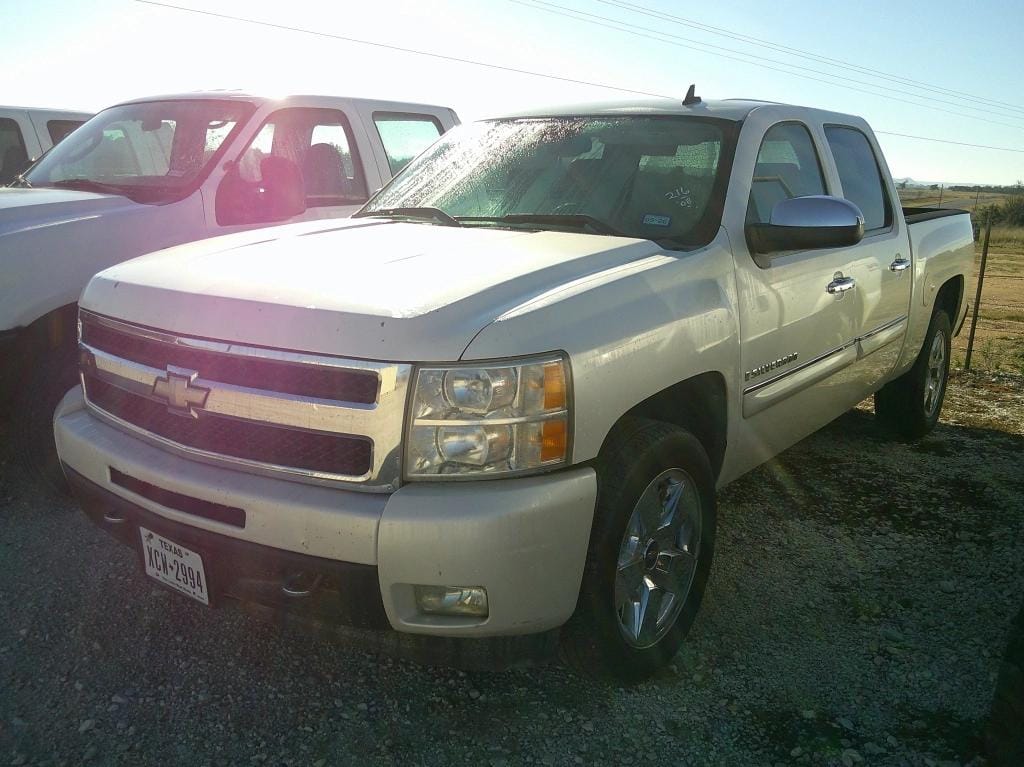 2008 Chevrolet Silverado Equipment Image0