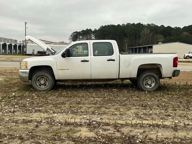 Image of Chevrolet 2500HD equipment image 2