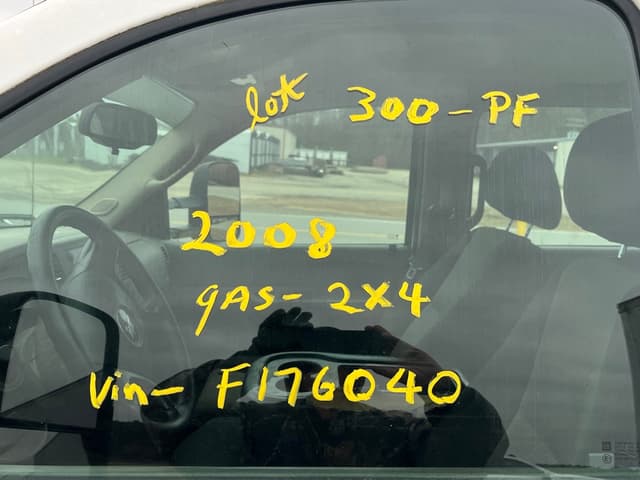 Image of Chevrolet 2500HD equipment image 3