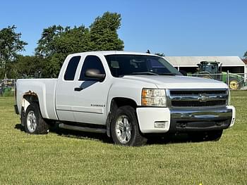 2008 Chevrolet 1500 Equipment Image0