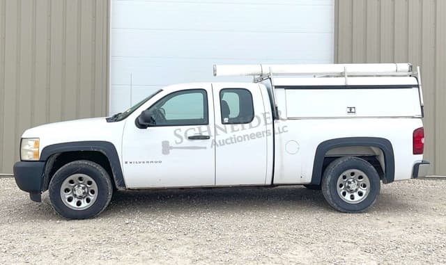 Image of Chevrolet 1500 equipment image 3