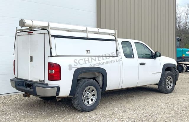 Image of Chevrolet 1500 equipment image 4