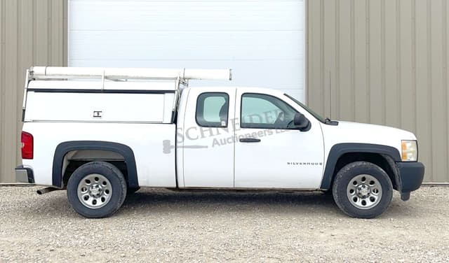 Image of Chevrolet 1500 equipment image 2