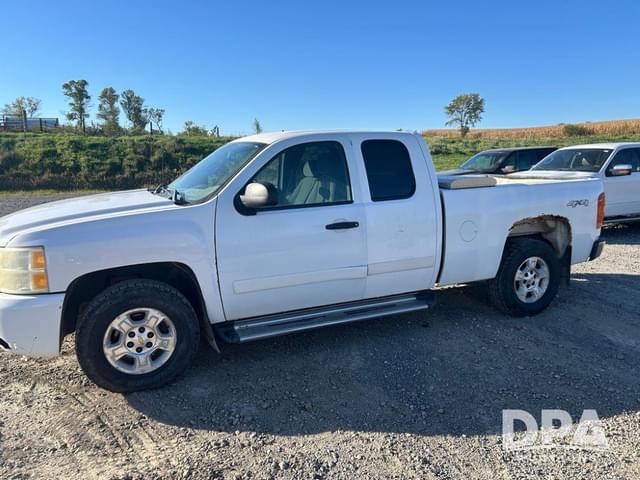 Image of Chevrolet 1500 equipment image 1