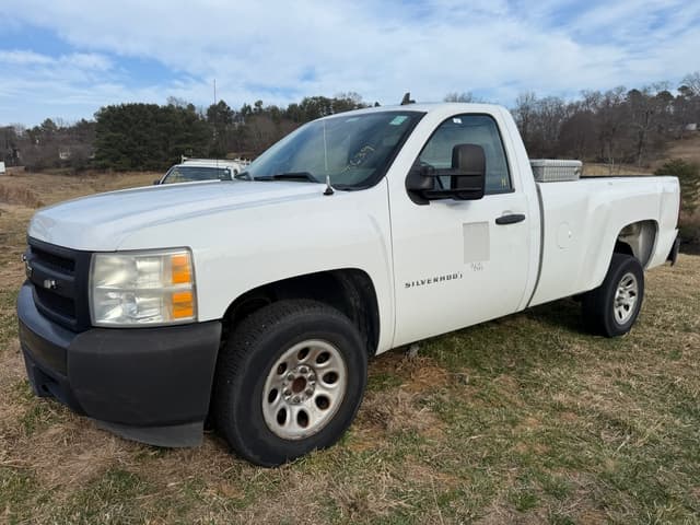 Image of Chevrolet 1500 equipment image 2