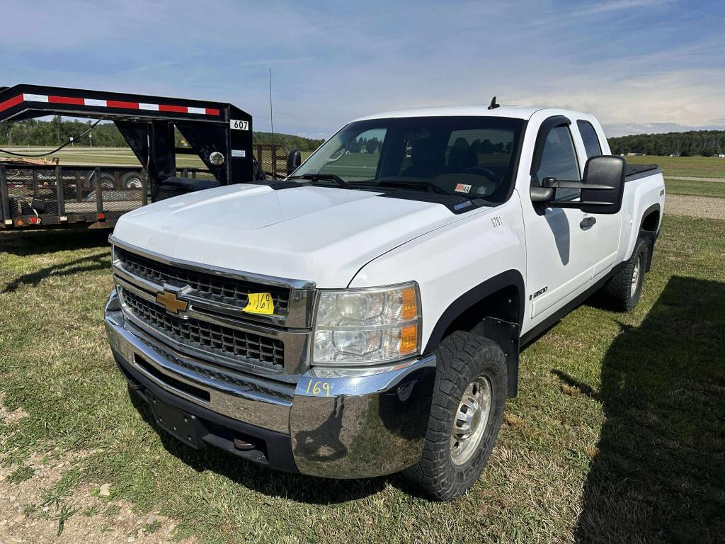 Image of Chevrolet 2500 Primary image