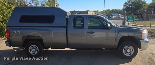 Image of Chevrolet 2500 equipment image 3