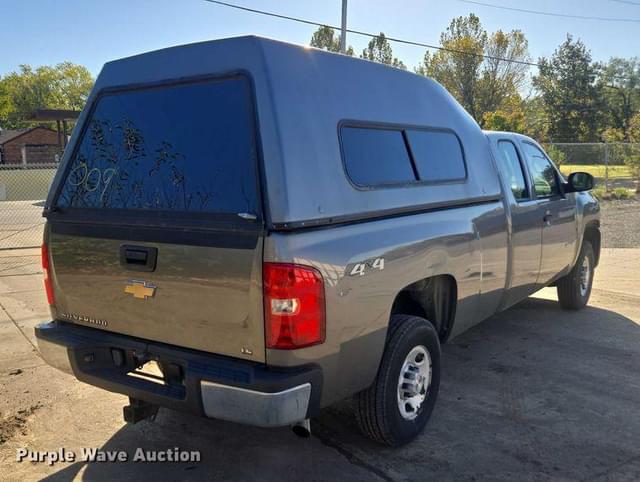 Image of Chevrolet 2500 equipment image 4