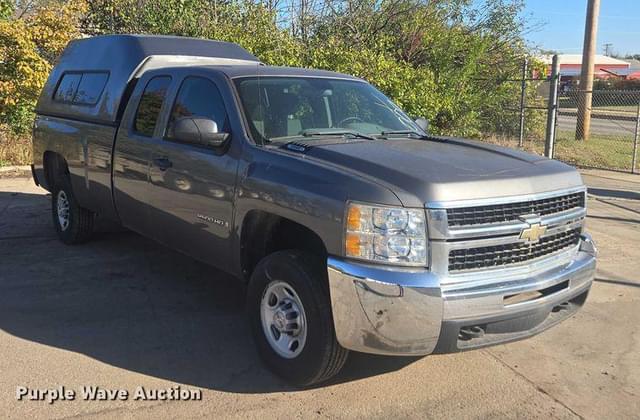 Image of Chevrolet 2500 equipment image 2