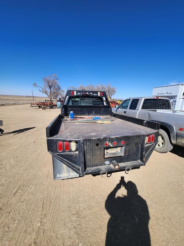 Image of Chevrolet 2500 equipment image 3