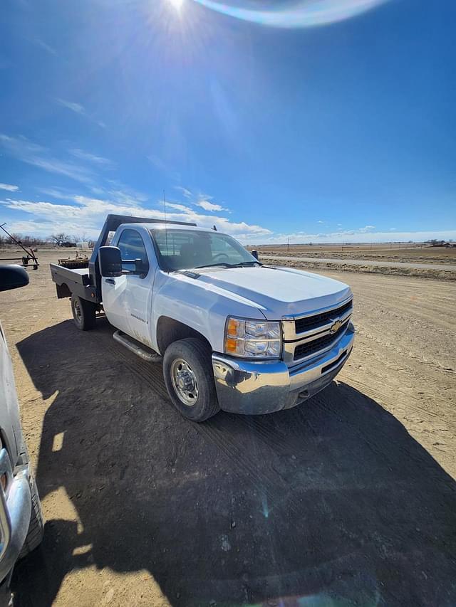 Image of Chevrolet 2500 equipment image 1