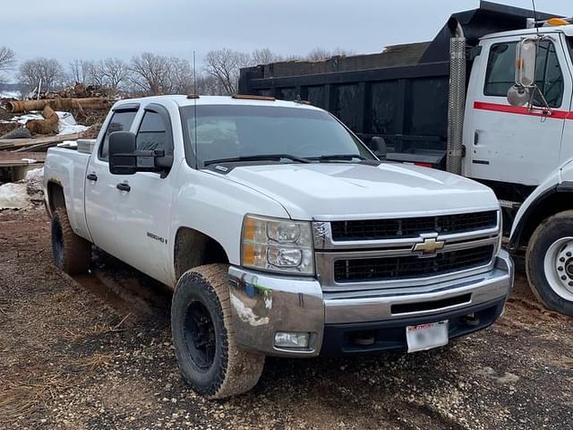 Image of Chevrolet 2500HD equipment image 3