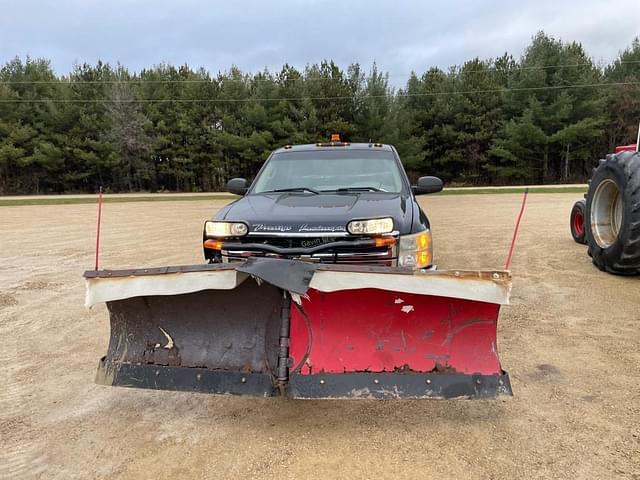 Image of Chevrolet 2500HD equipment image 1