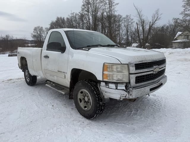 Image of Chevrolet 2500HD equipment image 2