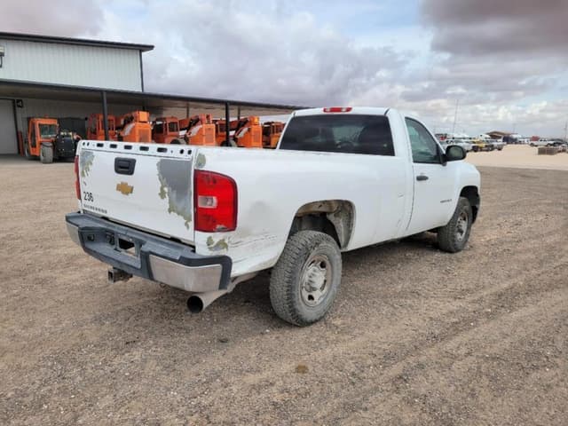 Image of Chevrolet 2500HD equipment image 4