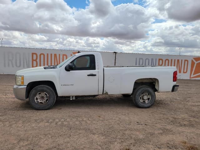 Image of Chevrolet 2500HD equipment image 1