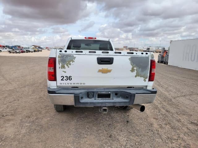 Image of Chevrolet 2500HD equipment image 3