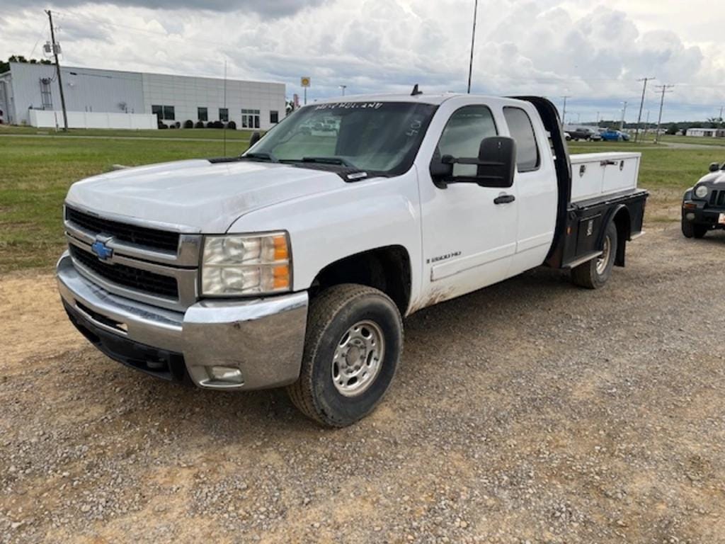 2008 Chevrolet 2500HD Equipment Image0