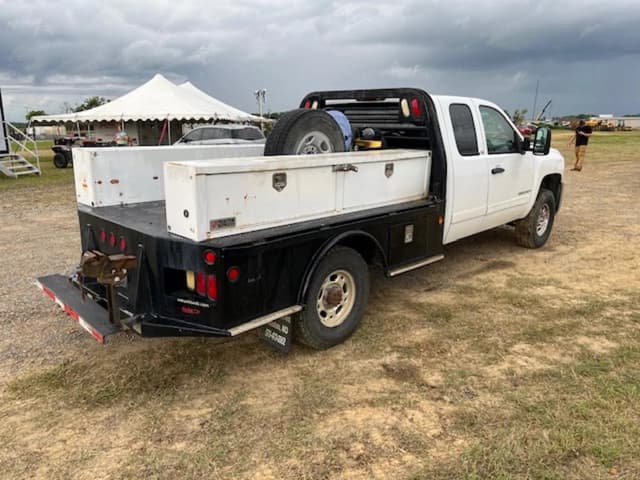 Image of Chevrolet 2500HD equipment image 3