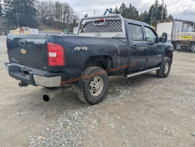 Image of Chevrolet 2500HD equipment image 4