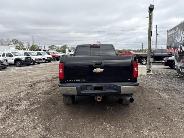 Image of Chevrolet 2500 equipment image 2