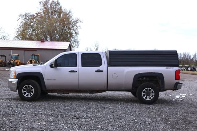 Image of Chevrolet 2500HD equipment image 3