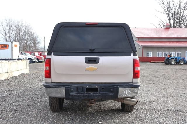 Image of Chevrolet 2500HD equipment image 2