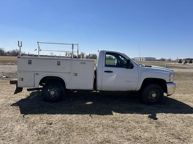 Image of Chevrolet 2500HD equipment image 1