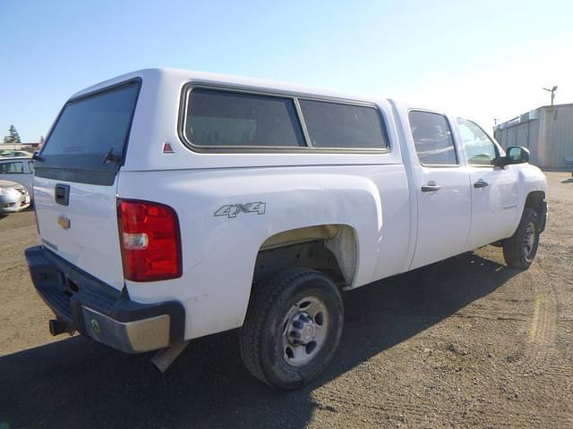 Image of Chevrolet 2500HD equipment image 2