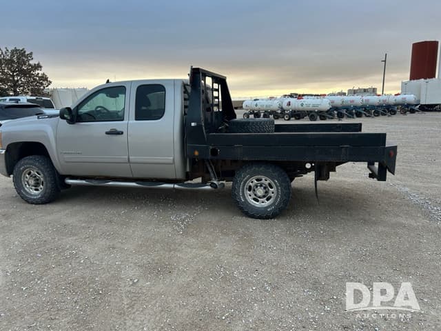 Image of Chevrolet 2500HD equipment image 3