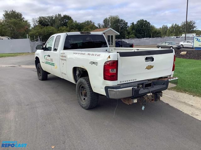 Image of Chevrolet 2500HD equipment image 2