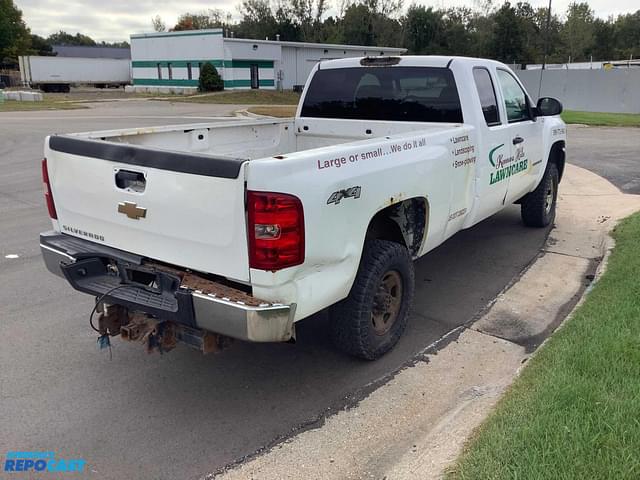 Image of Chevrolet 2500HD equipment image 4