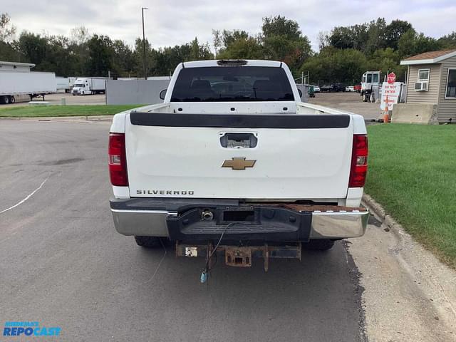 Image of Chevrolet 2500HD equipment image 3