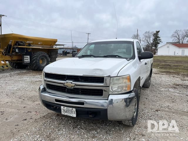Image of Chevrolet 2500HD equipment image 1