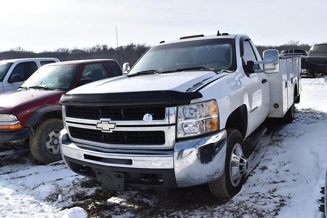 Image of Chevrolet 3500HD equipment image 2